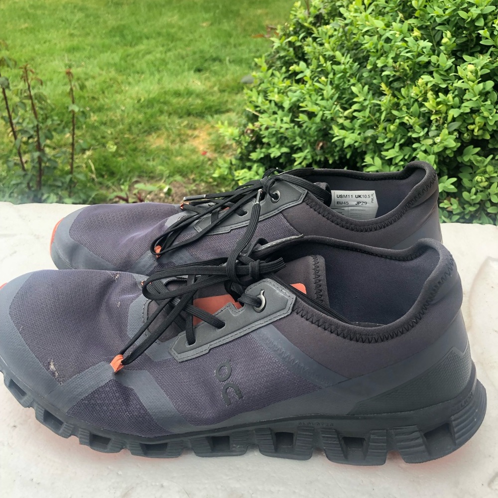 On Running Men's Trail Sneakers in Gray with Black and Orange Accents Sz 11